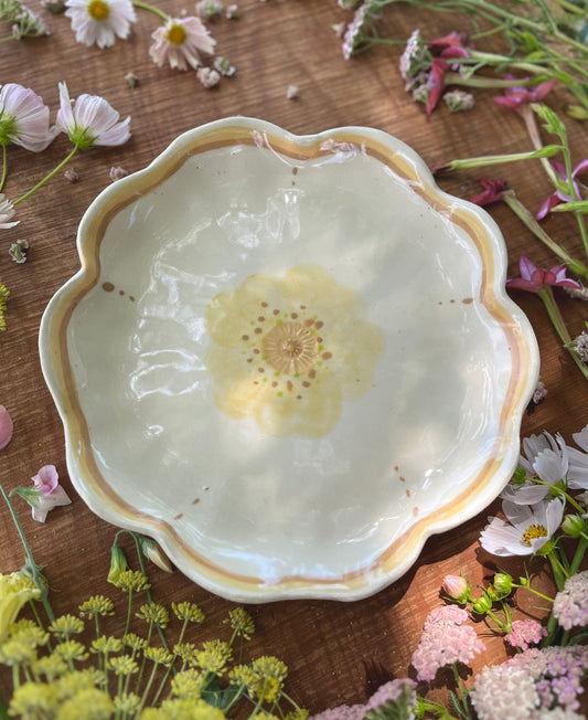 Neutral Flower Plate - 10.5"