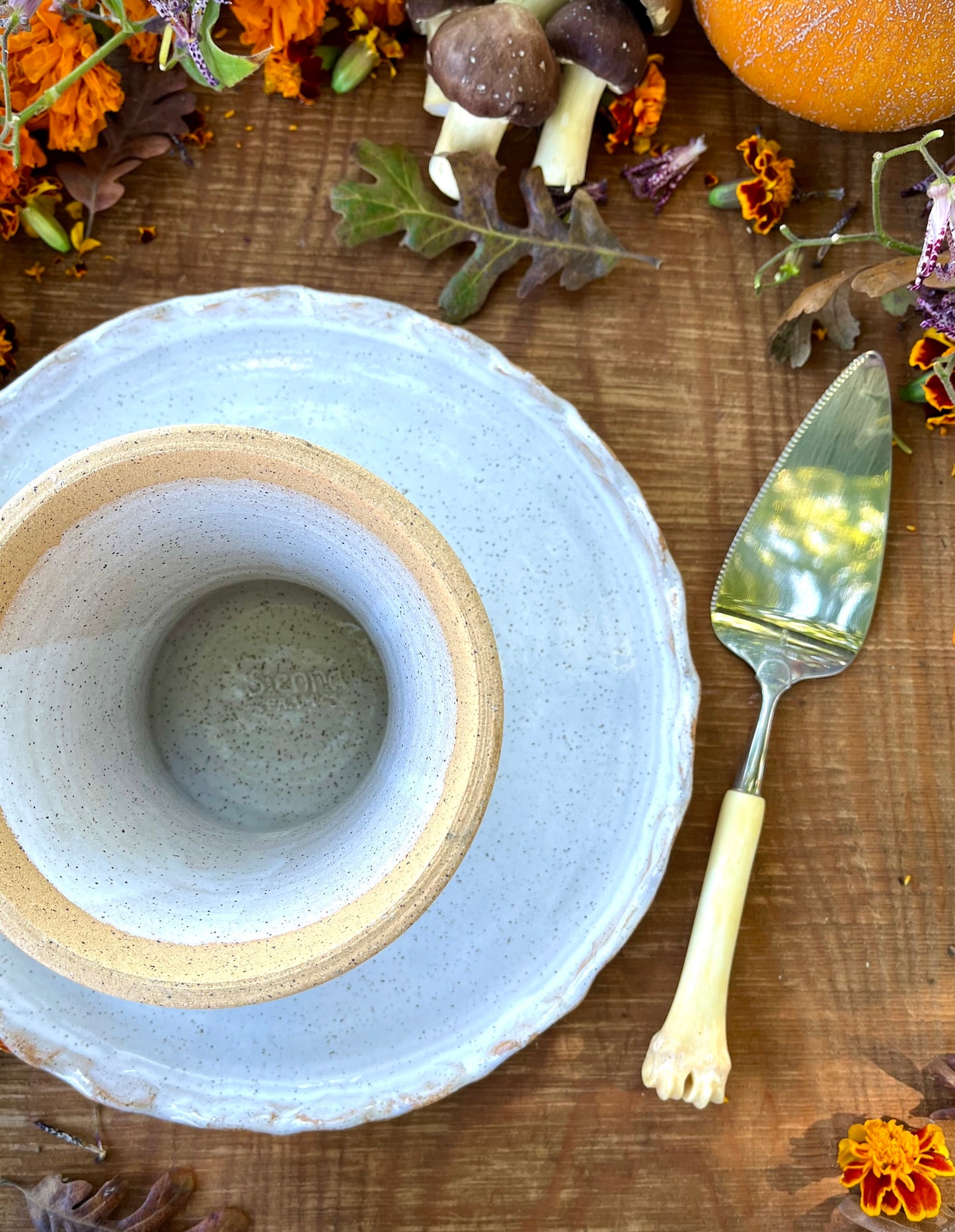 Cake Stand - Pumpkin Blossom Ceramic Cake Pedestal - 11"