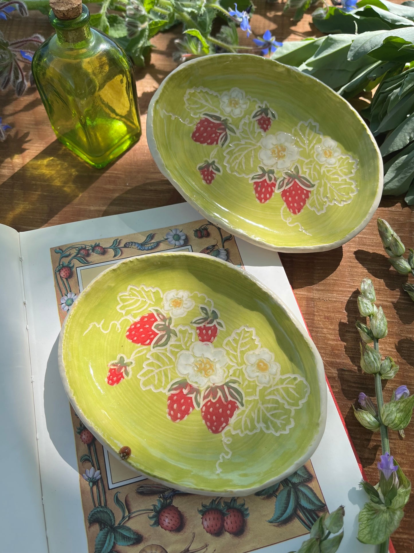 Green Strawberry Tray 6" - Ceramic Tray