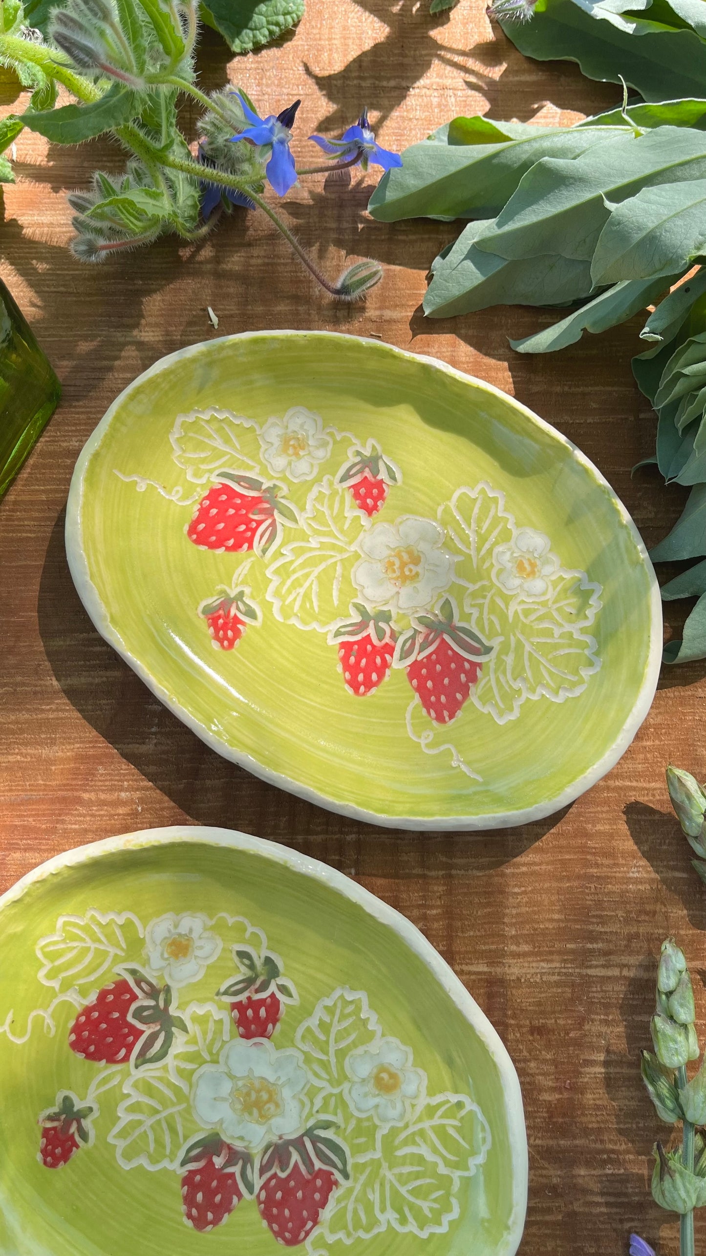 Green Strawberry Tray 6" - Ceramic Tray