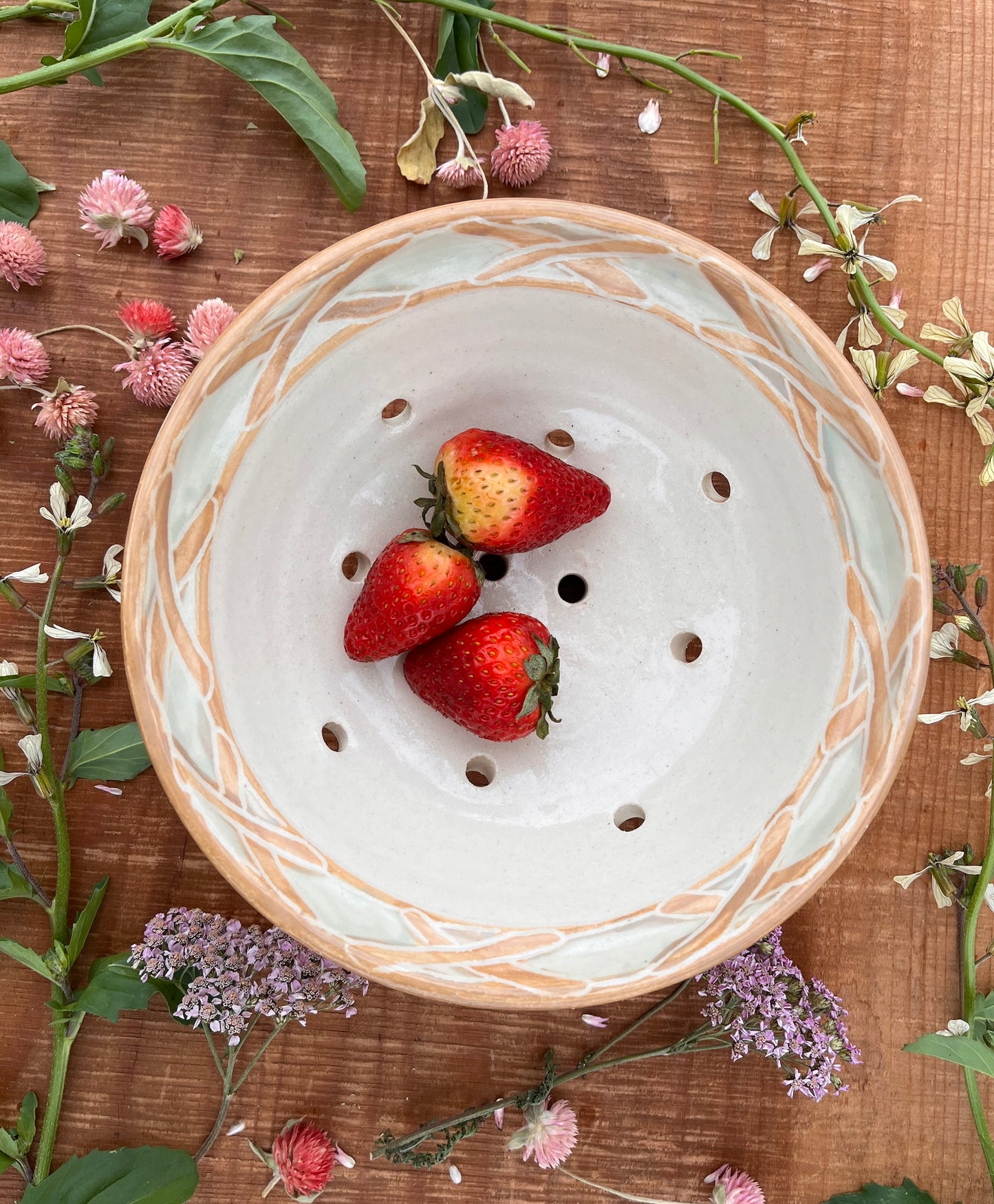 Berry Bowl - Strainer Bowl - Baketweave