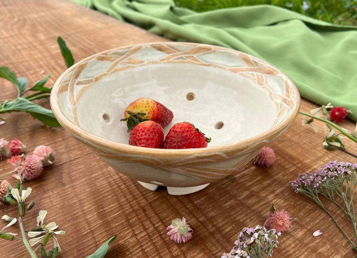 Berry Bowl - Strainer Bowl - Baketweave