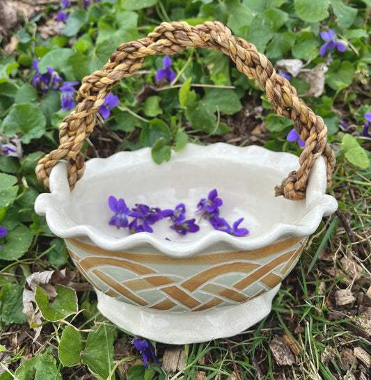 Basket with Cordage Handle