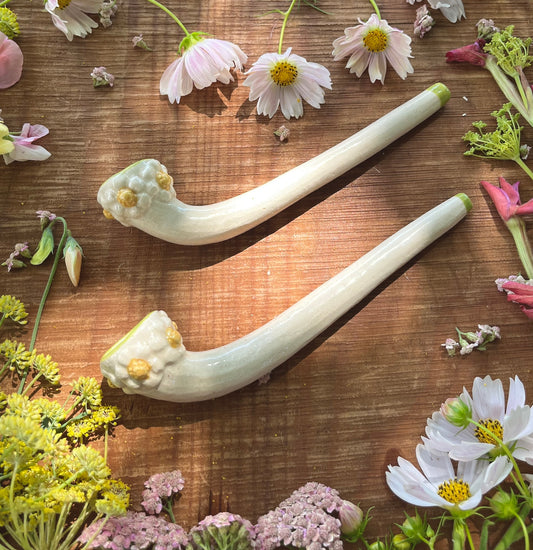 Daisy Chain Witch Pipe